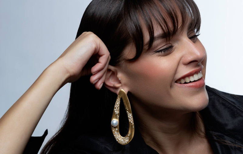 DROP SHINE LARGE EARRINGS