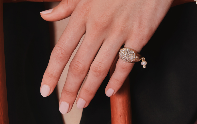 FLOATING JOY SCATTERED CHARM RING