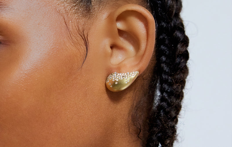 SHEER CHAMPAGNE DIAMOND EARLOBE