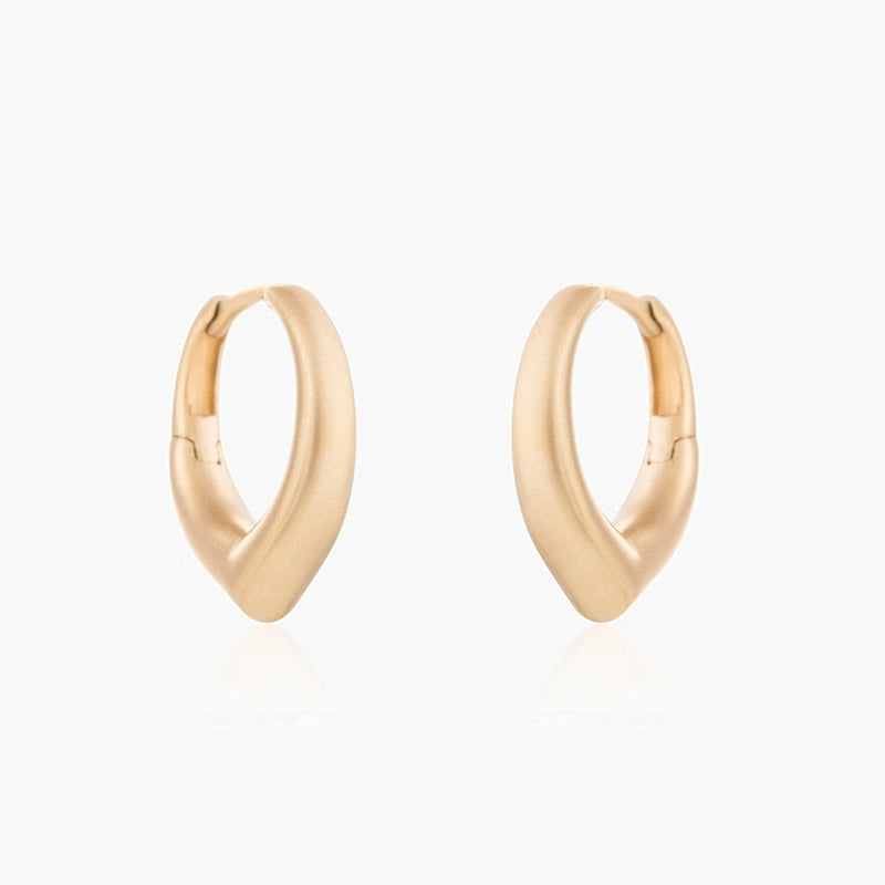 THE ARCH COURAGE BIG HOOP EARRINGS