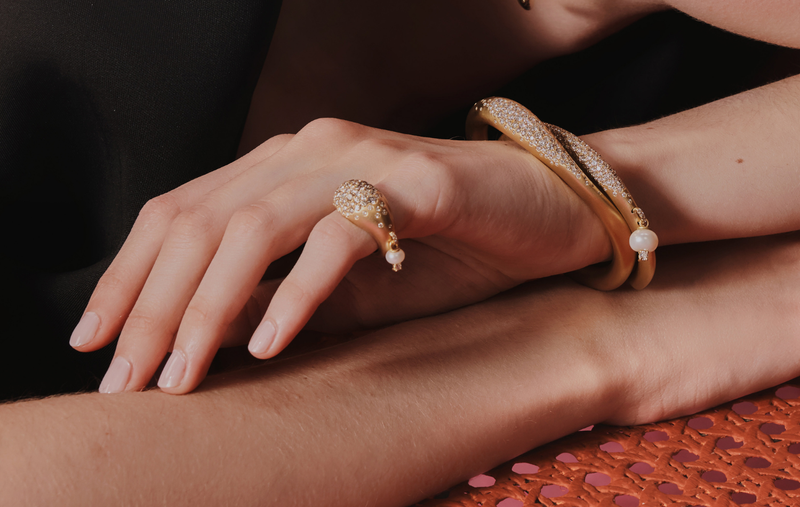 FLOATING JOY SCATTERED CHARM RING